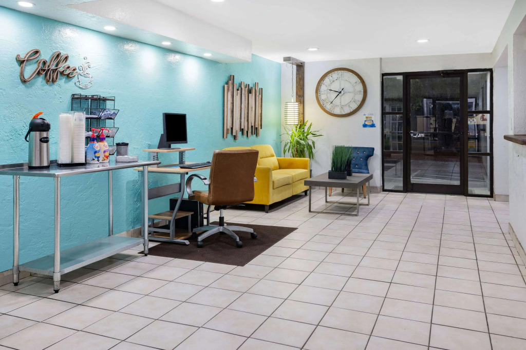 Days Inn by Wyndham Raleigh Glenwood-Crabtree