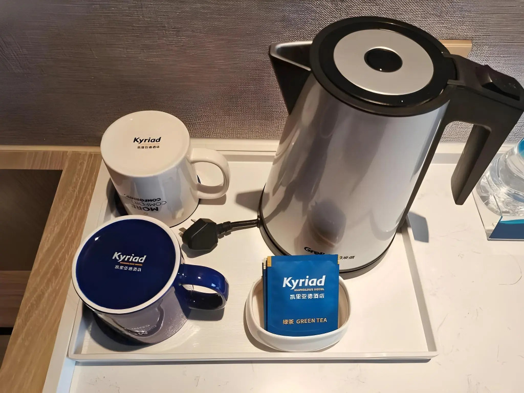 Kyriad Hotel (Guangzhou North Railway Station Metro Station)