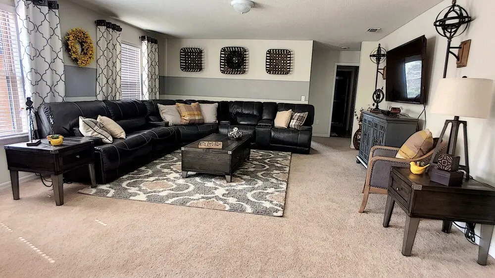 Pura Vida Retreat Brand New 7 Bedroom in Solterra