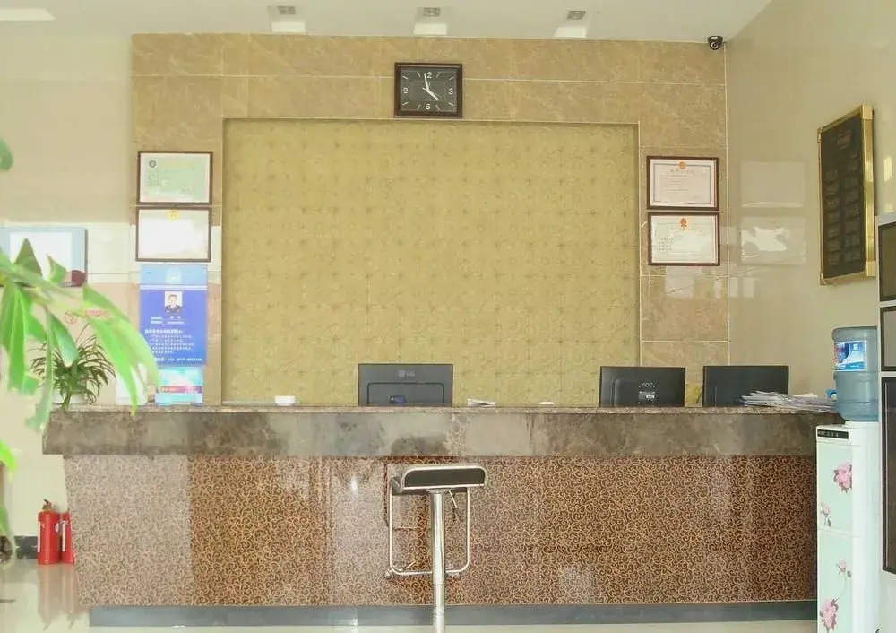 Lily Holiday Hotel (Yichang East Railway Station Fujiuyuan Xintiandi Branch)(百合假日酒店(宜昌东站店))