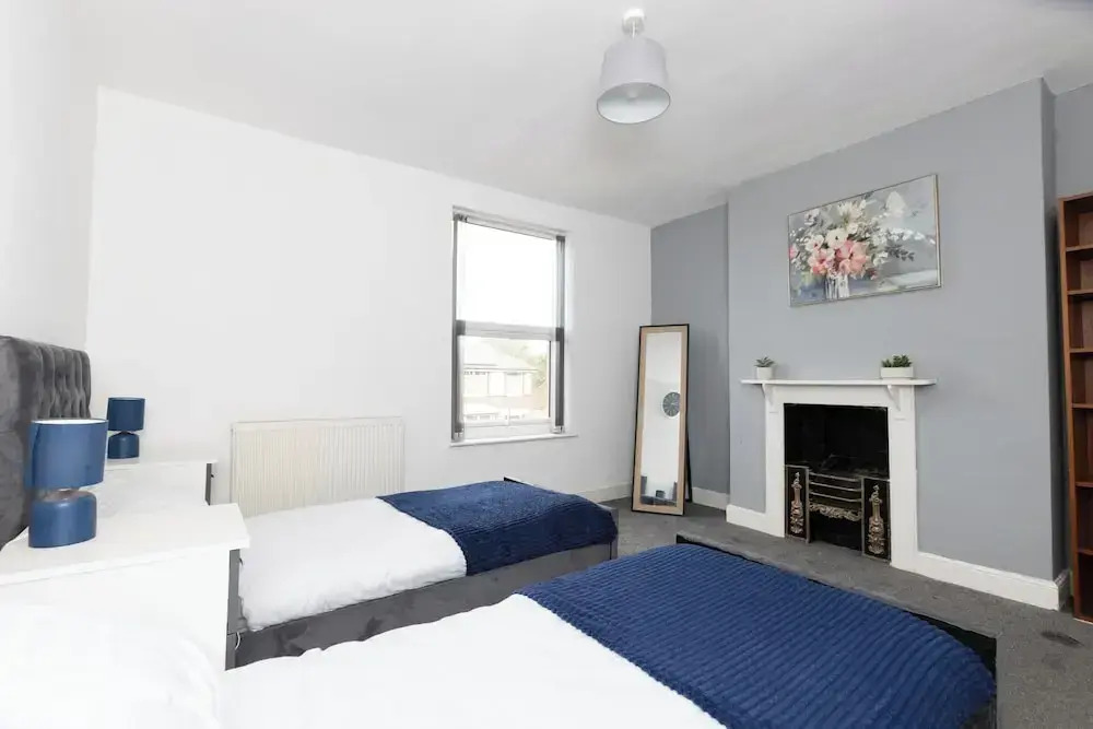 Cozy Nottingham Retreat Entire Home With 4 Bedroom