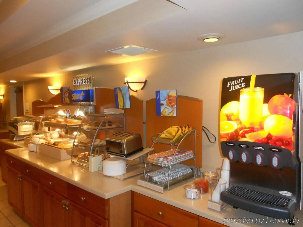 Holiday Inn Express & Suites Lancaster by IHG