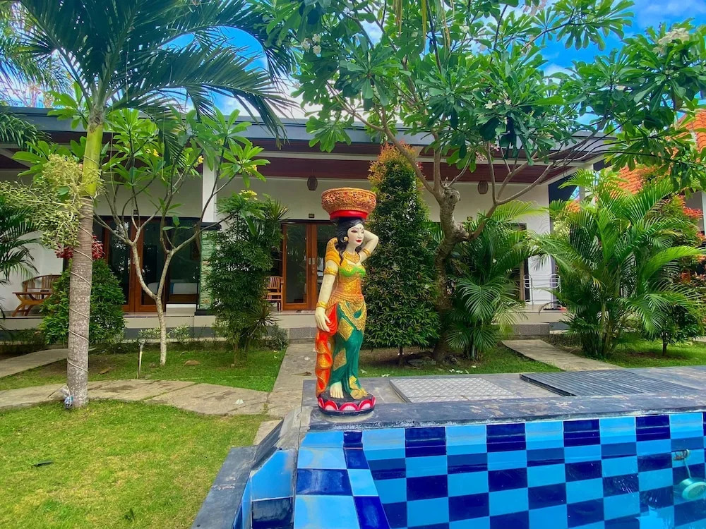 Surya Maha Bungallo