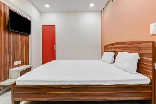 Spot On 61994 Hotel Red Apple Spot