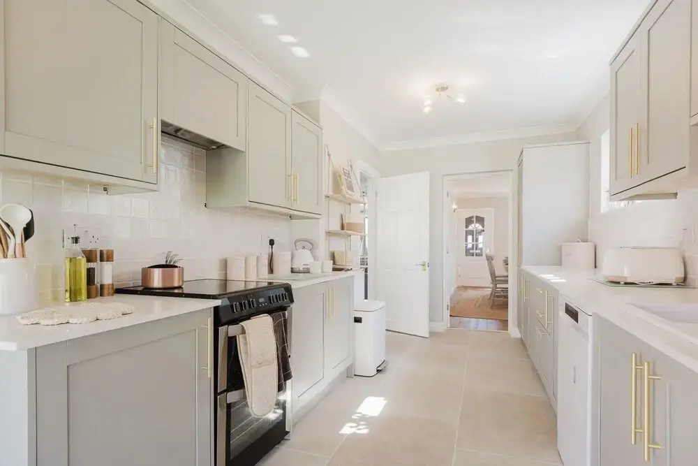 Beautiful 4 BD Home near Woodstock