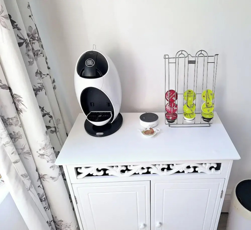 Luxurious Entire Studio in Axminster Suitable for
