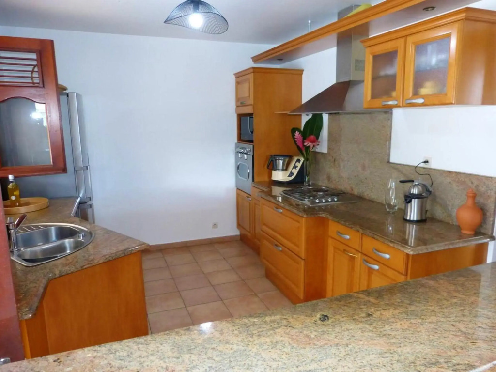 Villa de 4 chambres avec piscine privee et wifi a Baie Mahault
