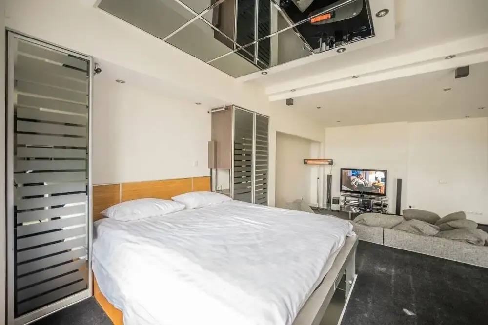 KievApts Gorkogo 72