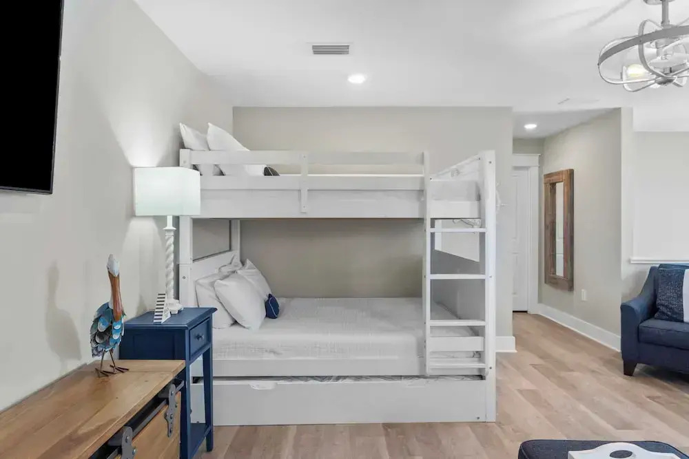 Mins to Beach Access + Pet-friendly + Golf Cart 30A White Sands by Avantstay