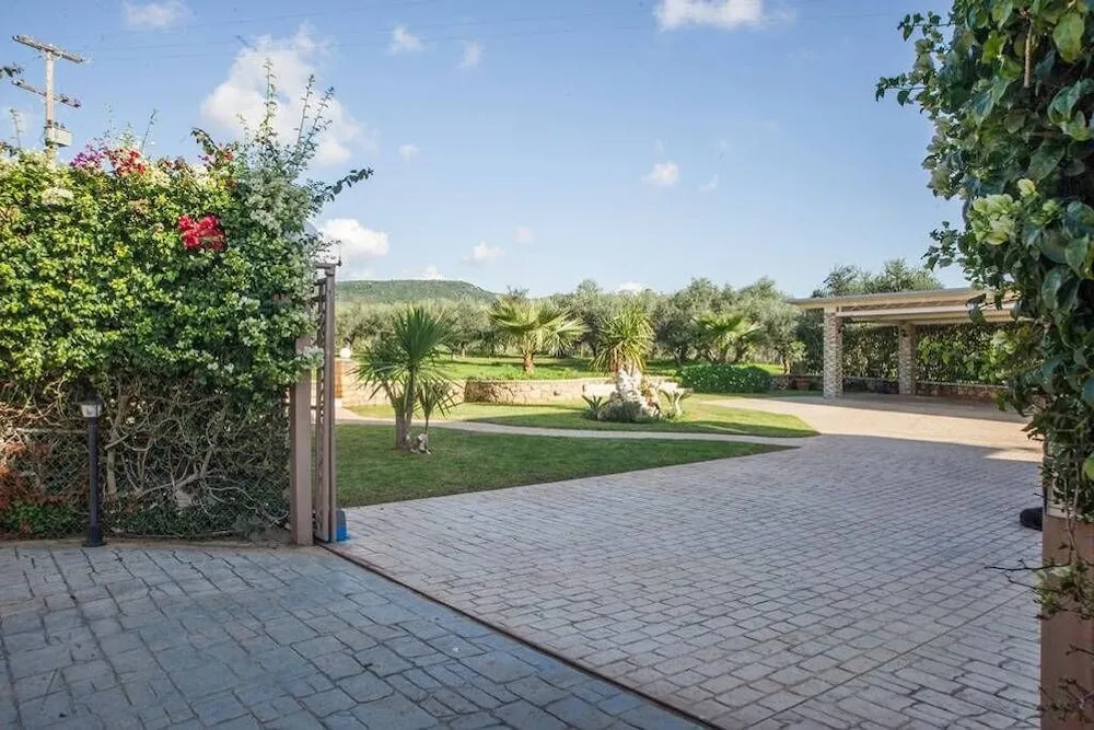 Seaview Flat In An Olive Grove By The Beach