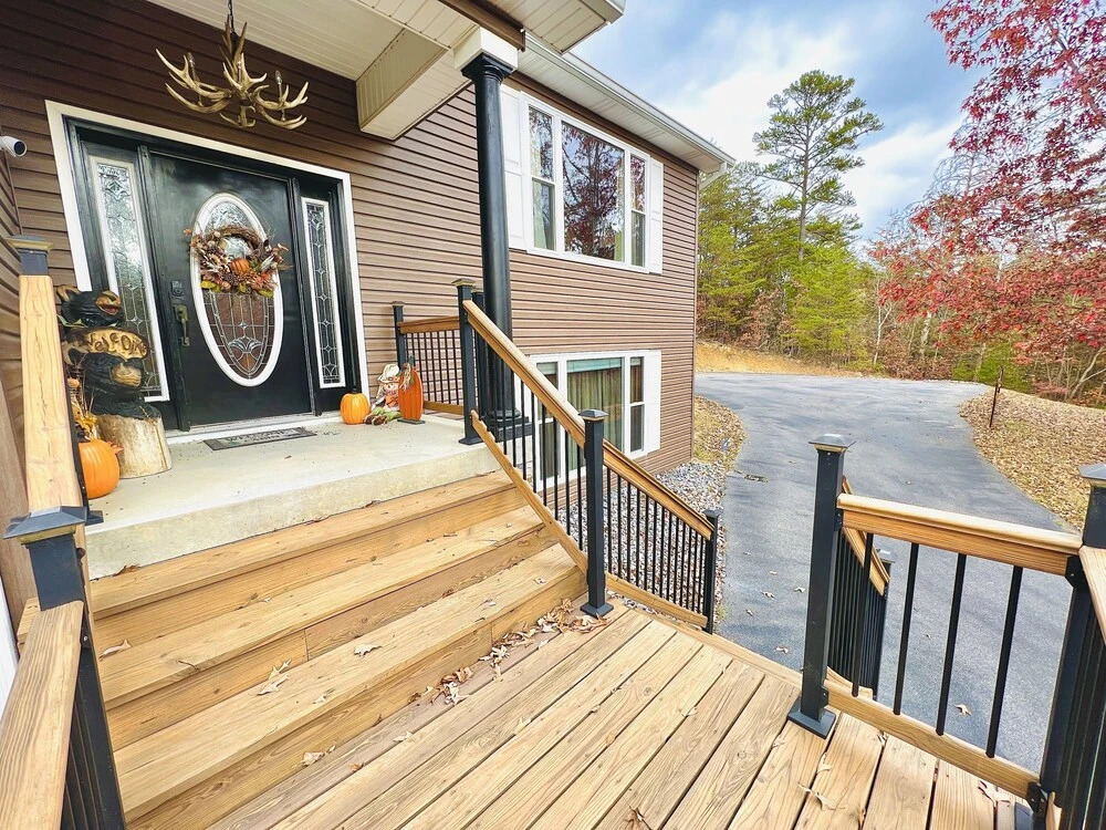 Rustic Hideaway 4 Bedroom Cabin by RedAwning