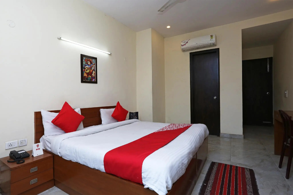 OYO 350 The Orange Hotel