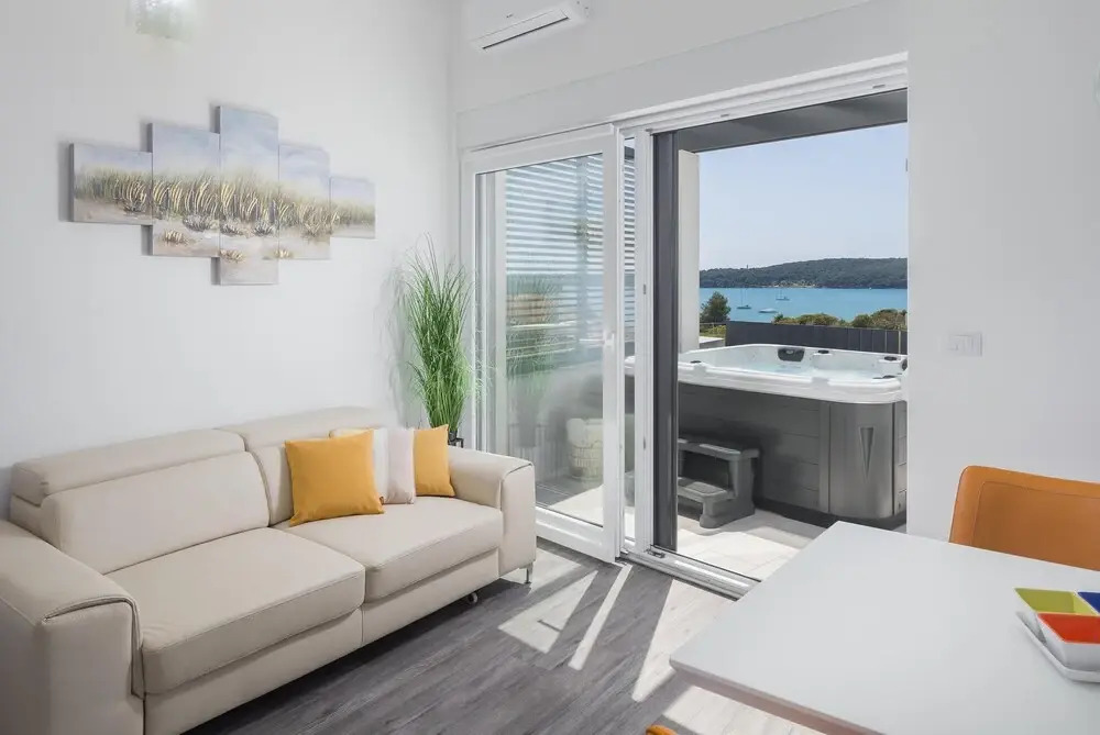 Nice Home in Medulin With Wifi and 5 Bedrooms