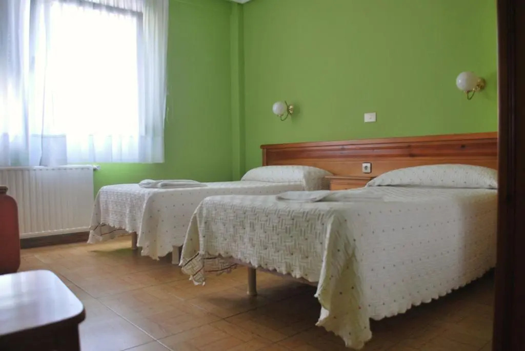 Hostal Sanpatiel