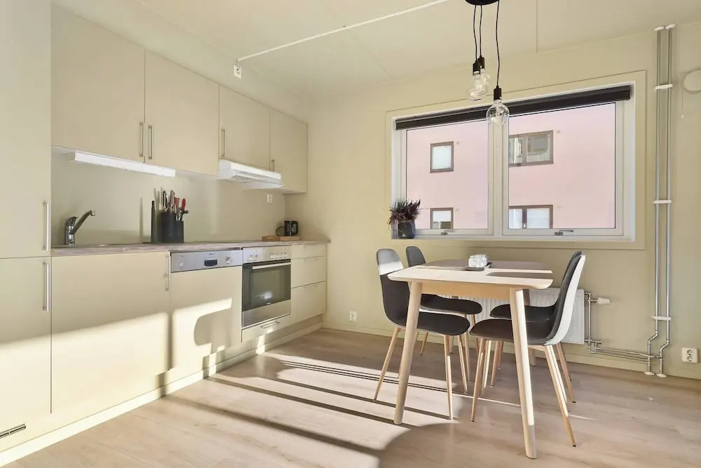 Charming Oslo Apartment With Balcony & Rooftop Access