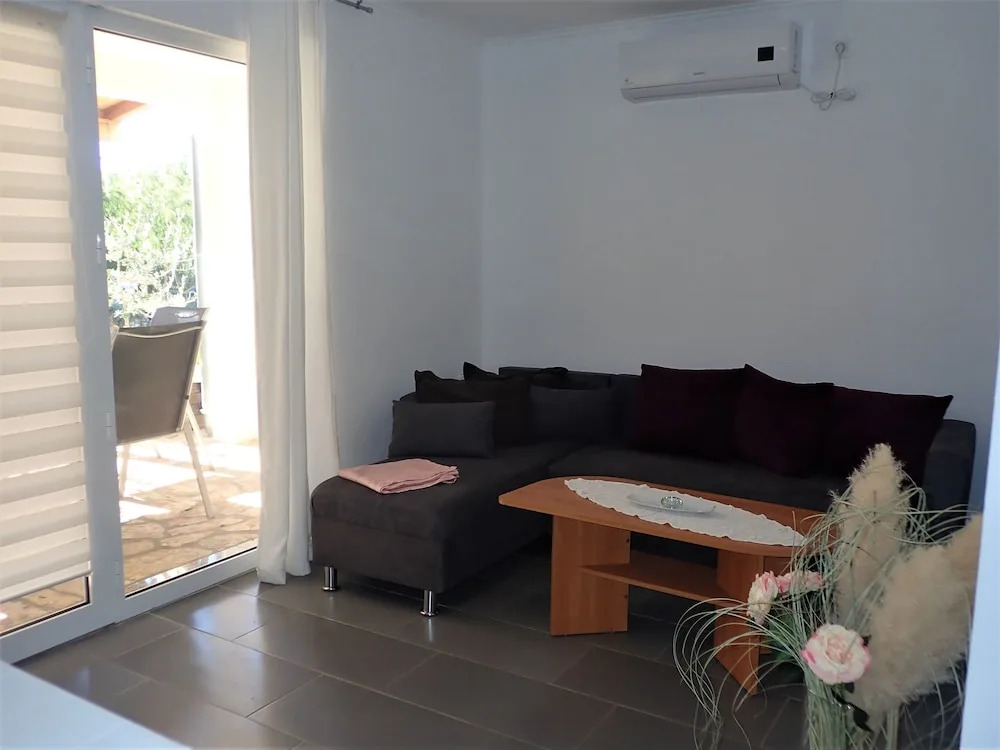 Apartments Maialena-modernly Furnished and With Nice Garden