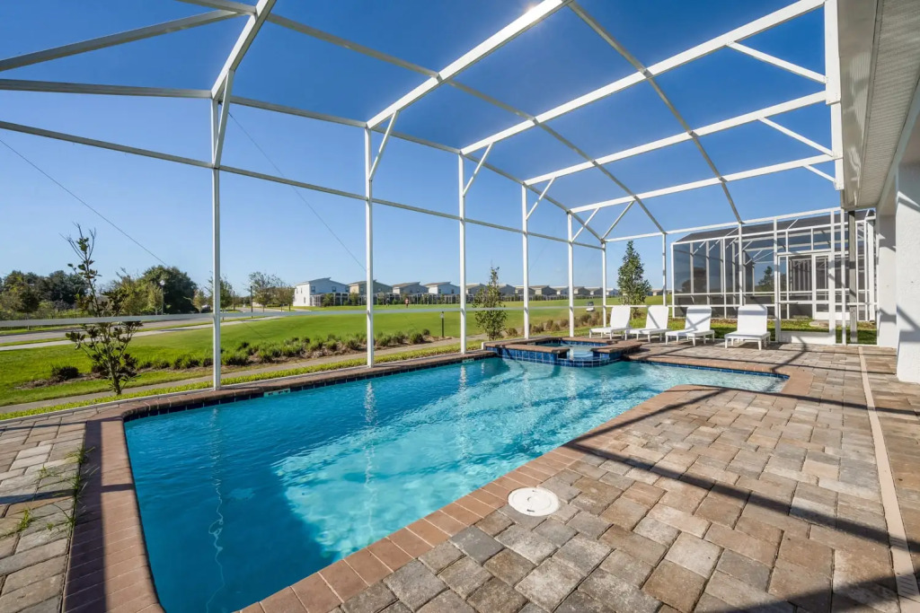 Wonderful home with private pool game and movie rooms near Disney