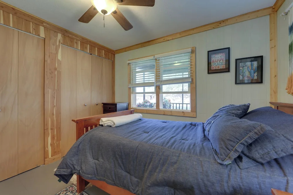 Quaint Mountain Charm! Robbinsville Hideaway