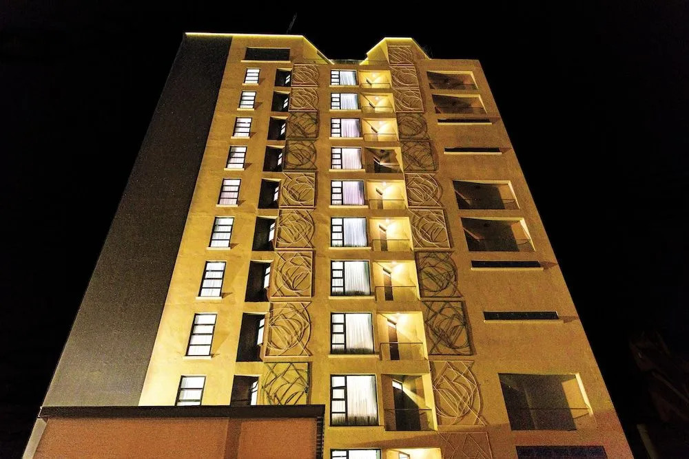 LAziz Suites - Near Aga Khan Hospital