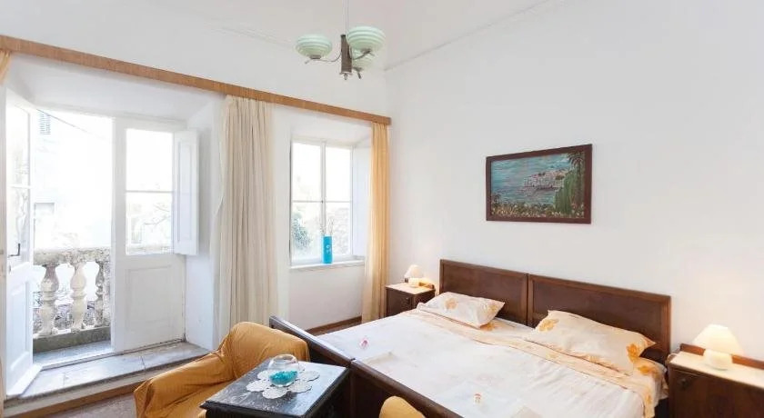 Monasteroom Rooms & Suites