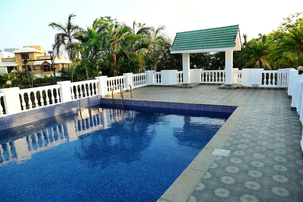 Peakland Hotels and Resorts