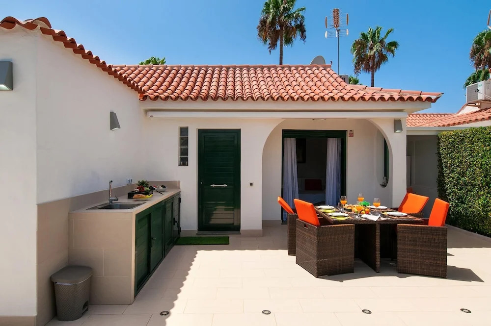 Bungalow with terrace in Maspalomas DS50 by VillaGranCanaria
