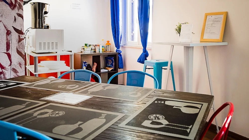 Backpackers Piramide - Hostel