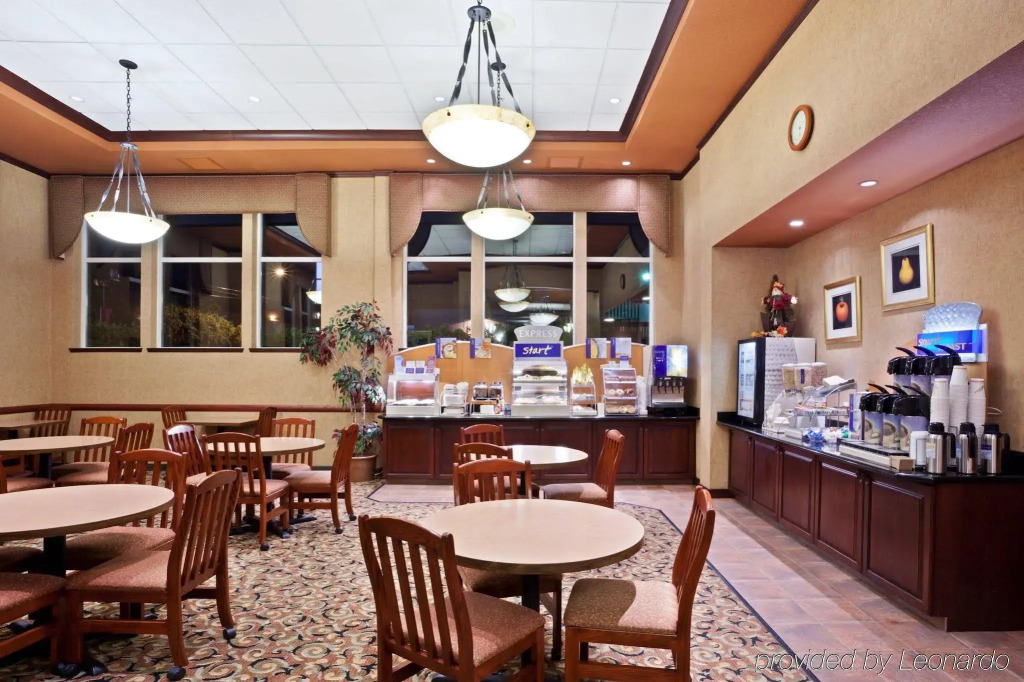 Holiday Inn Express Hotel & Suites Portland-Northwest Downtown by IHG