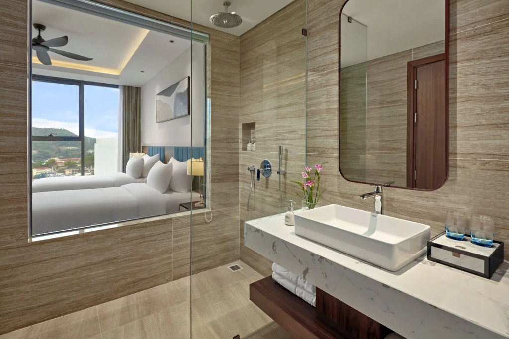 The Watson Premium HaLong Hotel