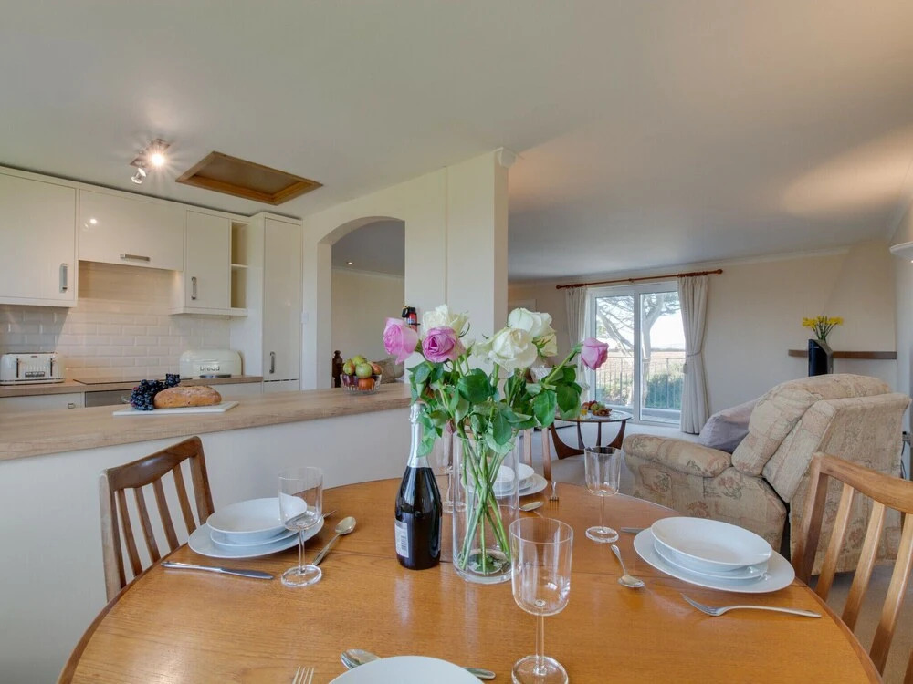 Spacious and Comfortable Holiday Home With Large Private Garden, Near the Beach