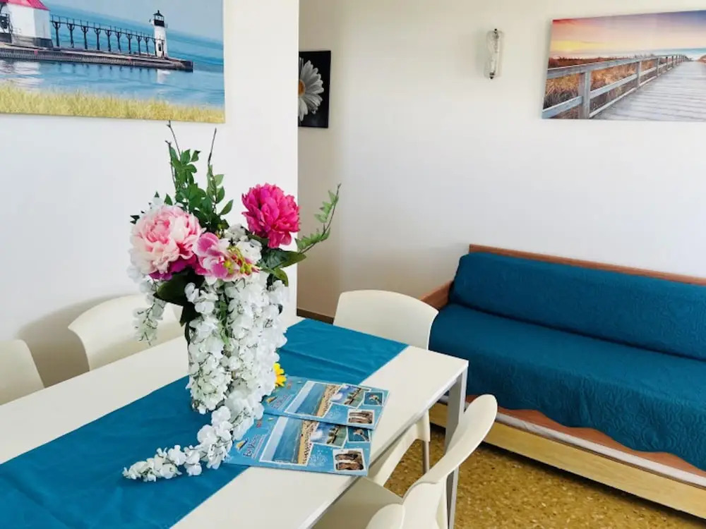 Cozy Apartment Facing the sea