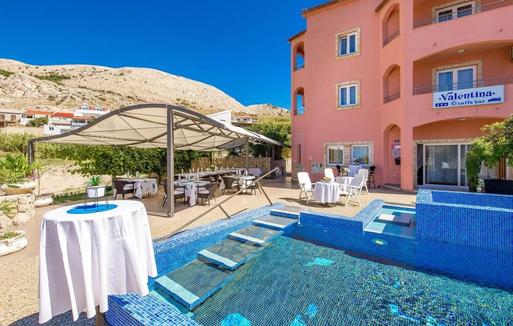 Gorgeous Home In Metajna