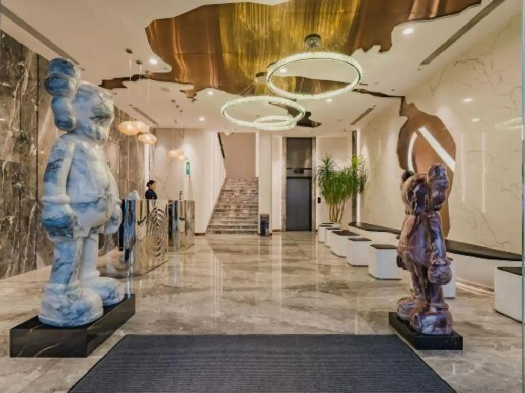 Veee Hotel