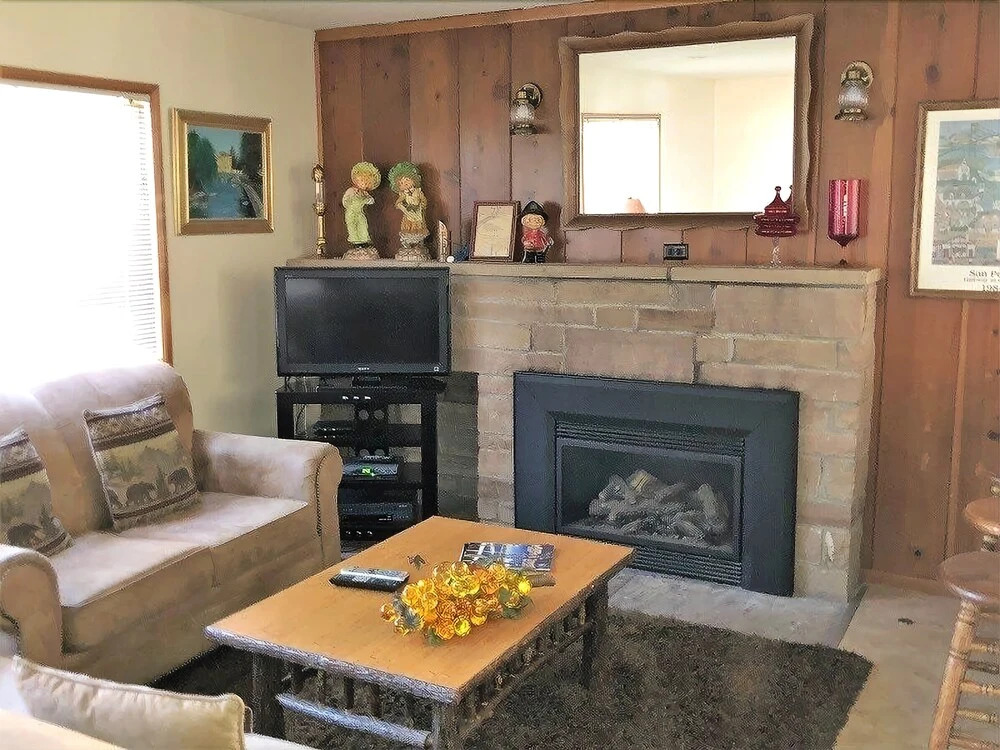 One House From the Lake 2 Bedrooms 2 Bathrooms Home