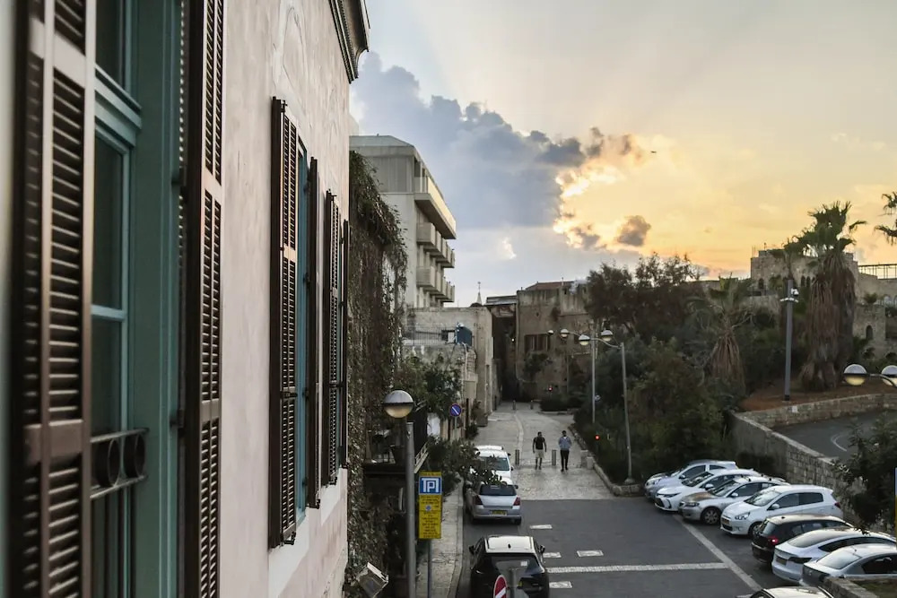 The Pearl of Jaffa Lux Apt by Sea N Rent