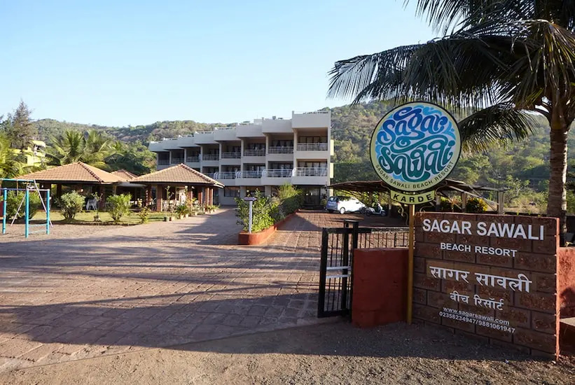 Sagar Sawali, Karde Beach View Resort