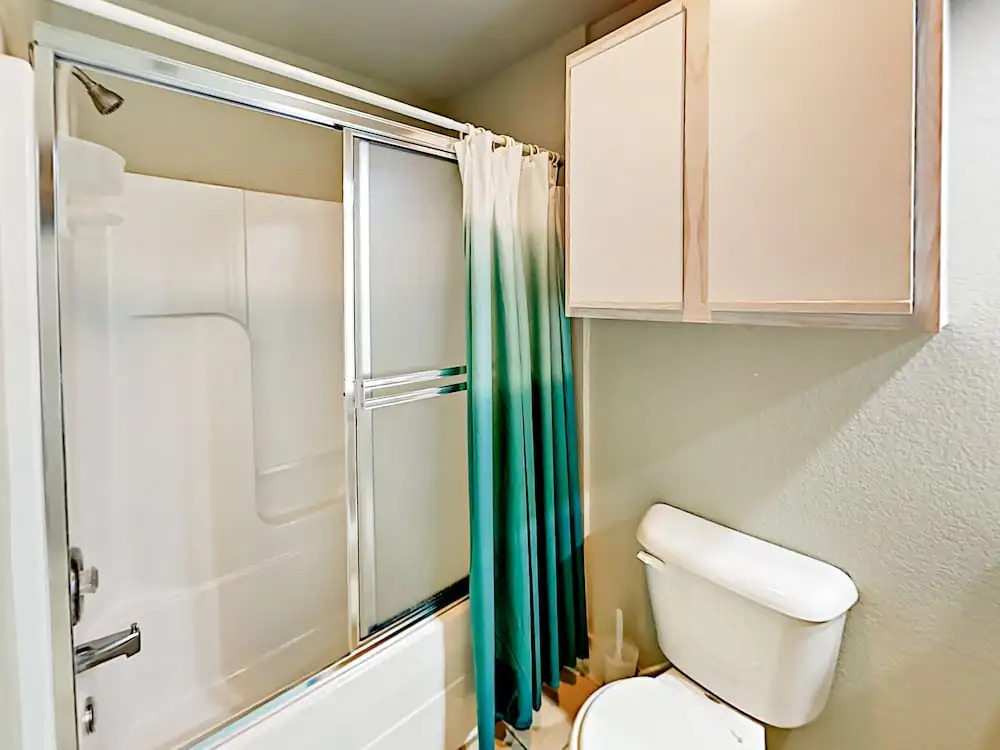 20050 Oak Road E Condo Unit 1003 3 Bedrooms 2 Bathrooms Condo