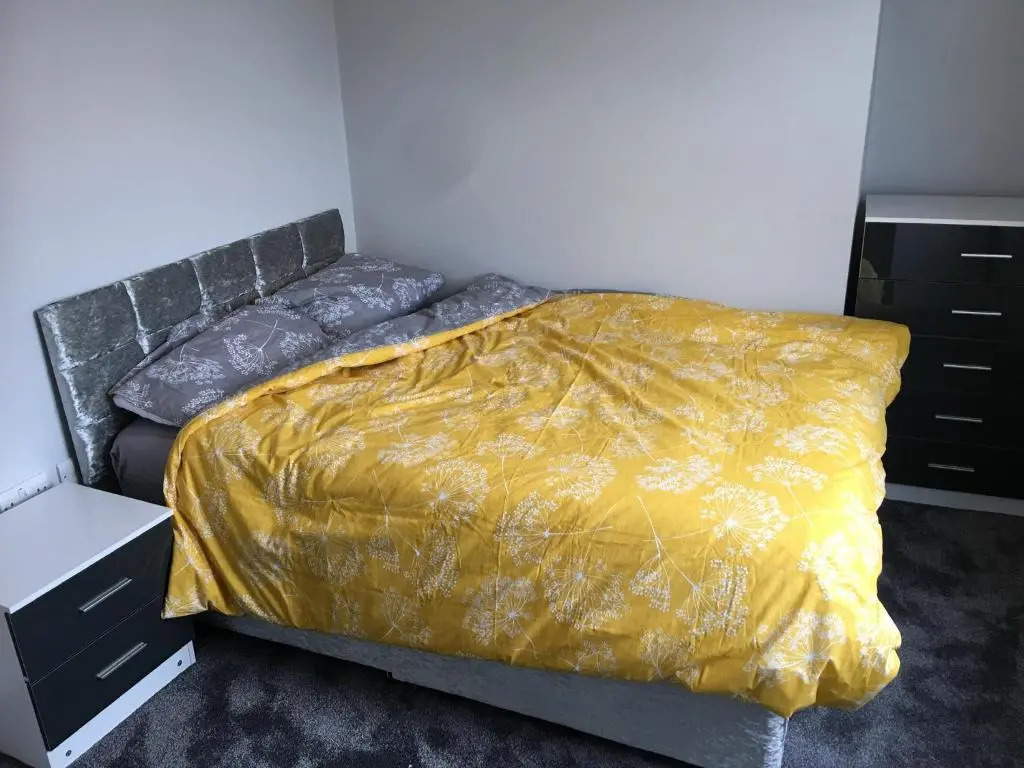 Camden Large 2 Bedroom Flat Guest House