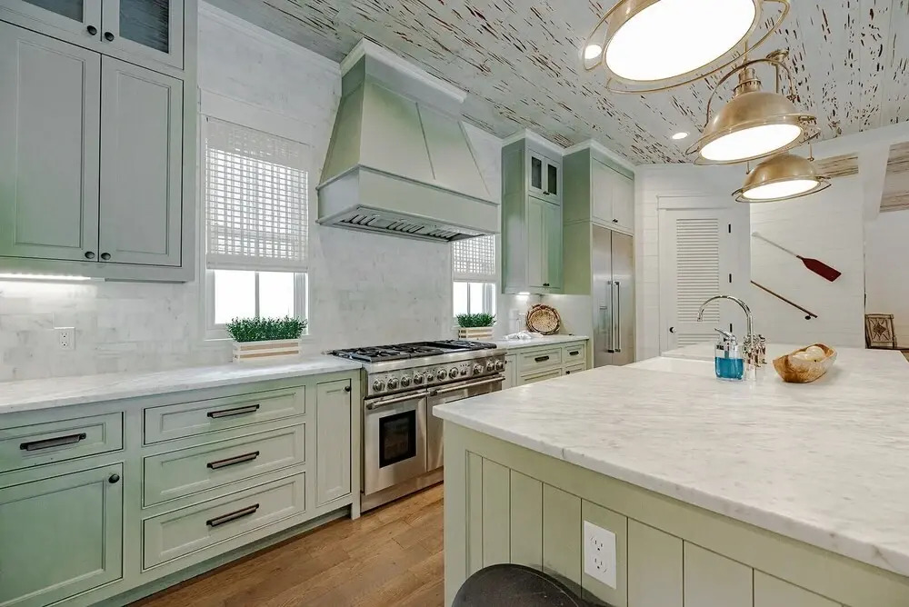 Azalea Abbey by Avantstay 350ft to Beach! w/ Pool, Outdoor Kitchen & Amazing Views