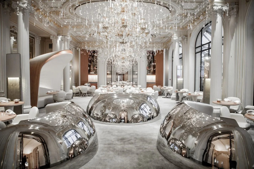 Отель Plaza Athenee
