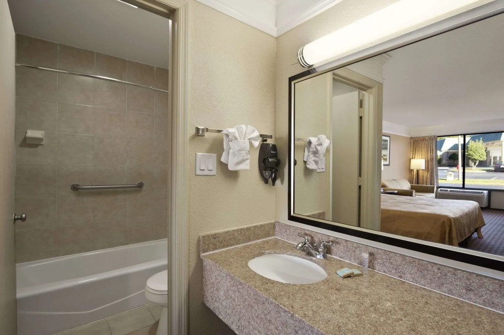 Studio 6 Suites Hinesville, GA
