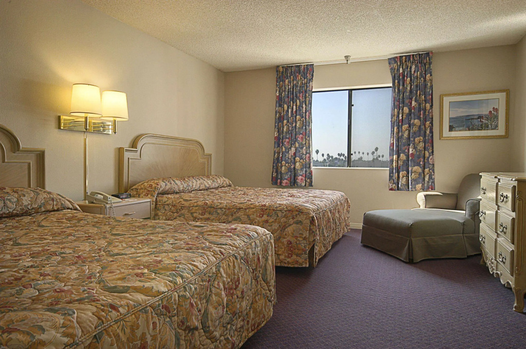 Ramada by Wyndham Los Angeles/Wilshire Center