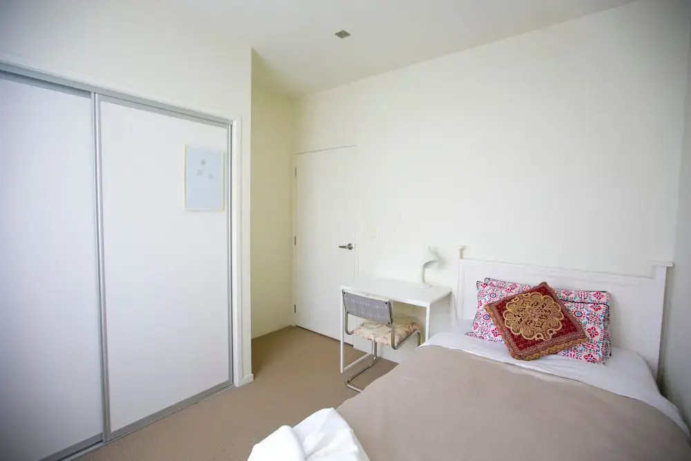 Epsom Central Modern 3Brd Apt