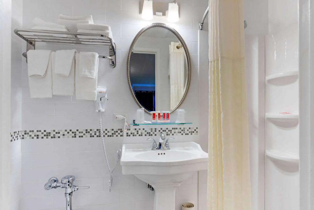Econo Lodge Hicksville - Long Island
