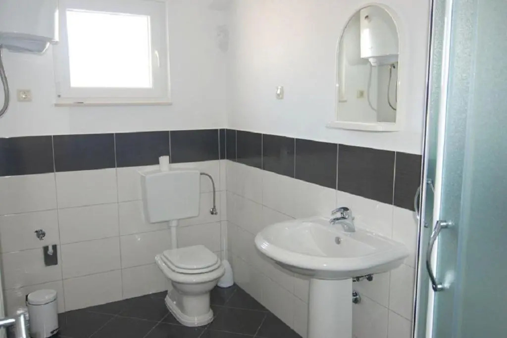 Apt Central - 40m from the beach