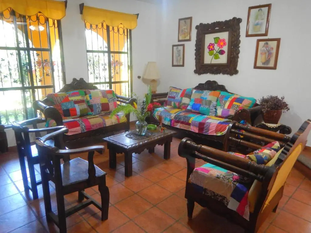 Posada Bugambilias