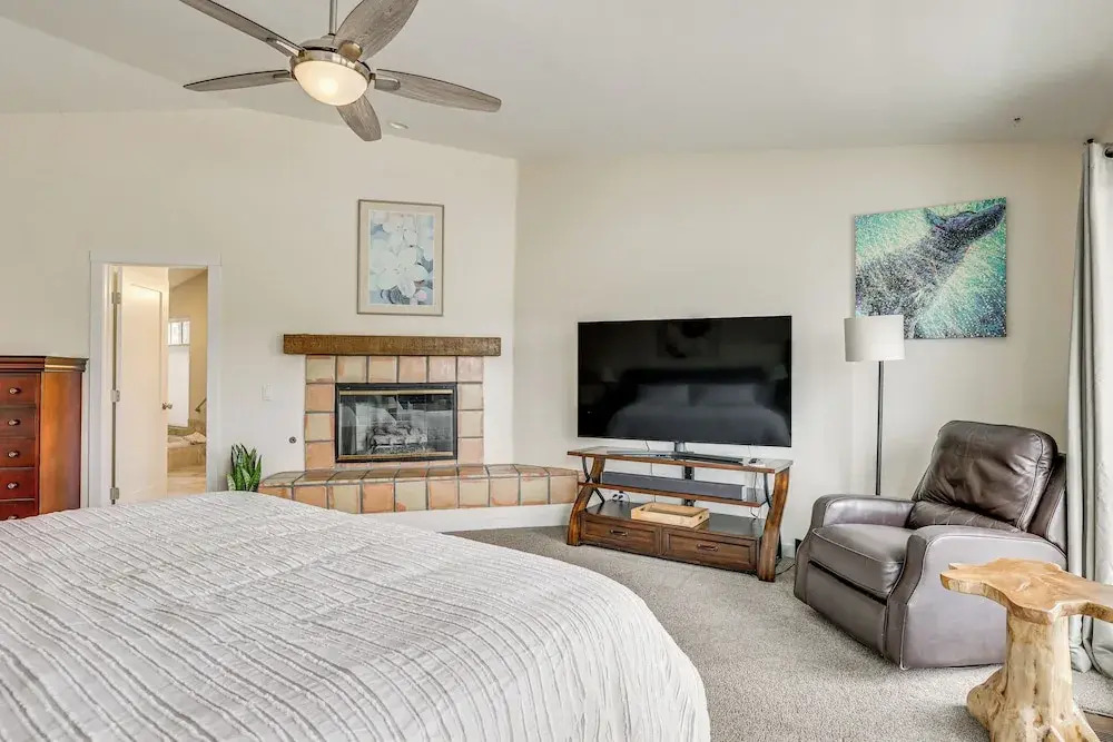 San Marcos Getaway w/ Deck & Lake Views!