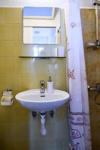 Apartment Sea Whisper
