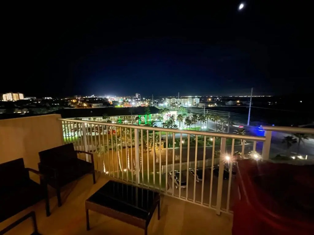 Bahia Mar Solare Tower 6th floor Bayview Condo 2bd 2ba with Pools and Hot tubs