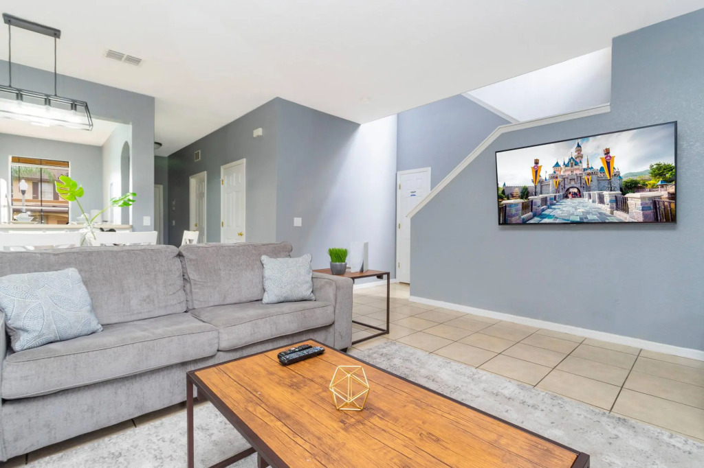 Cozy Home at Luxury Resort Regal Palm 206